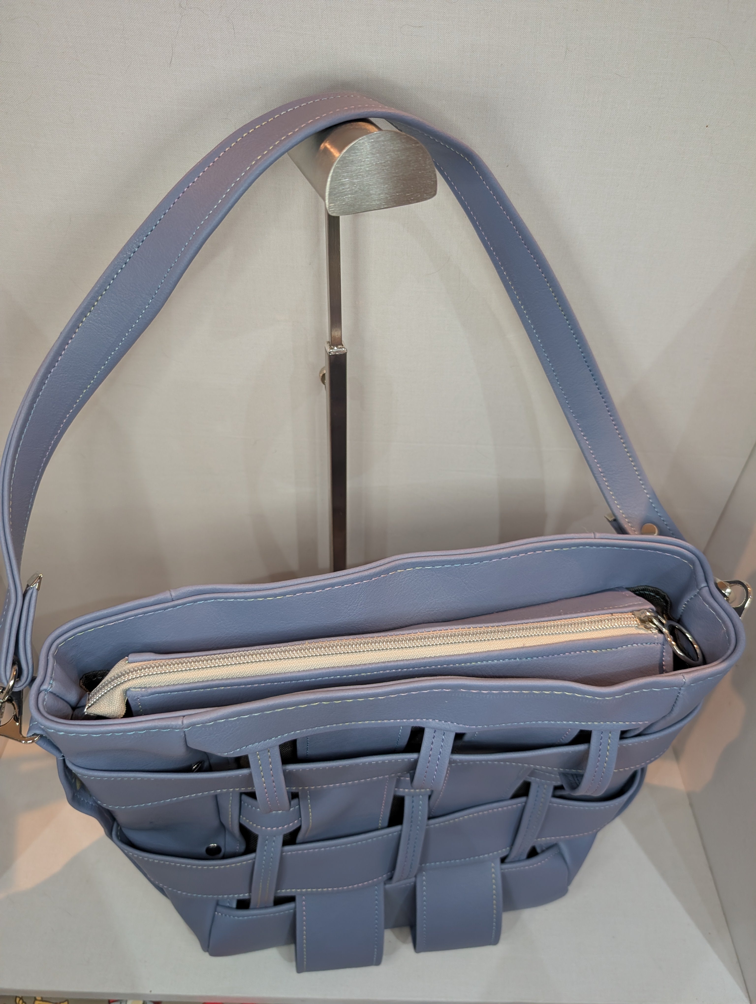 Woven Faux Leather Tote – A Statement Piece for Every Outfit