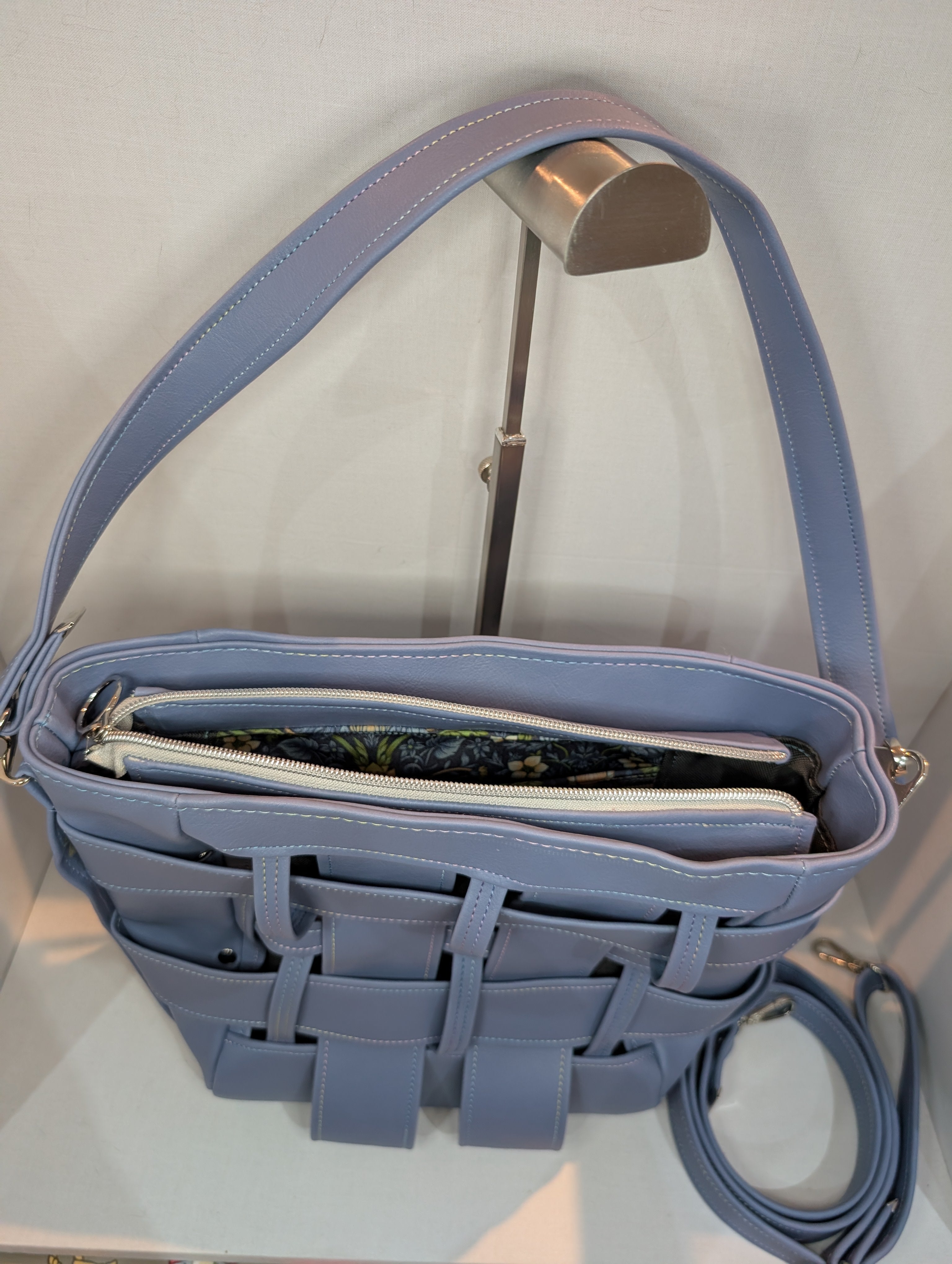 Woven Faux Leather Tote – A Statement Piece for Every Outfit