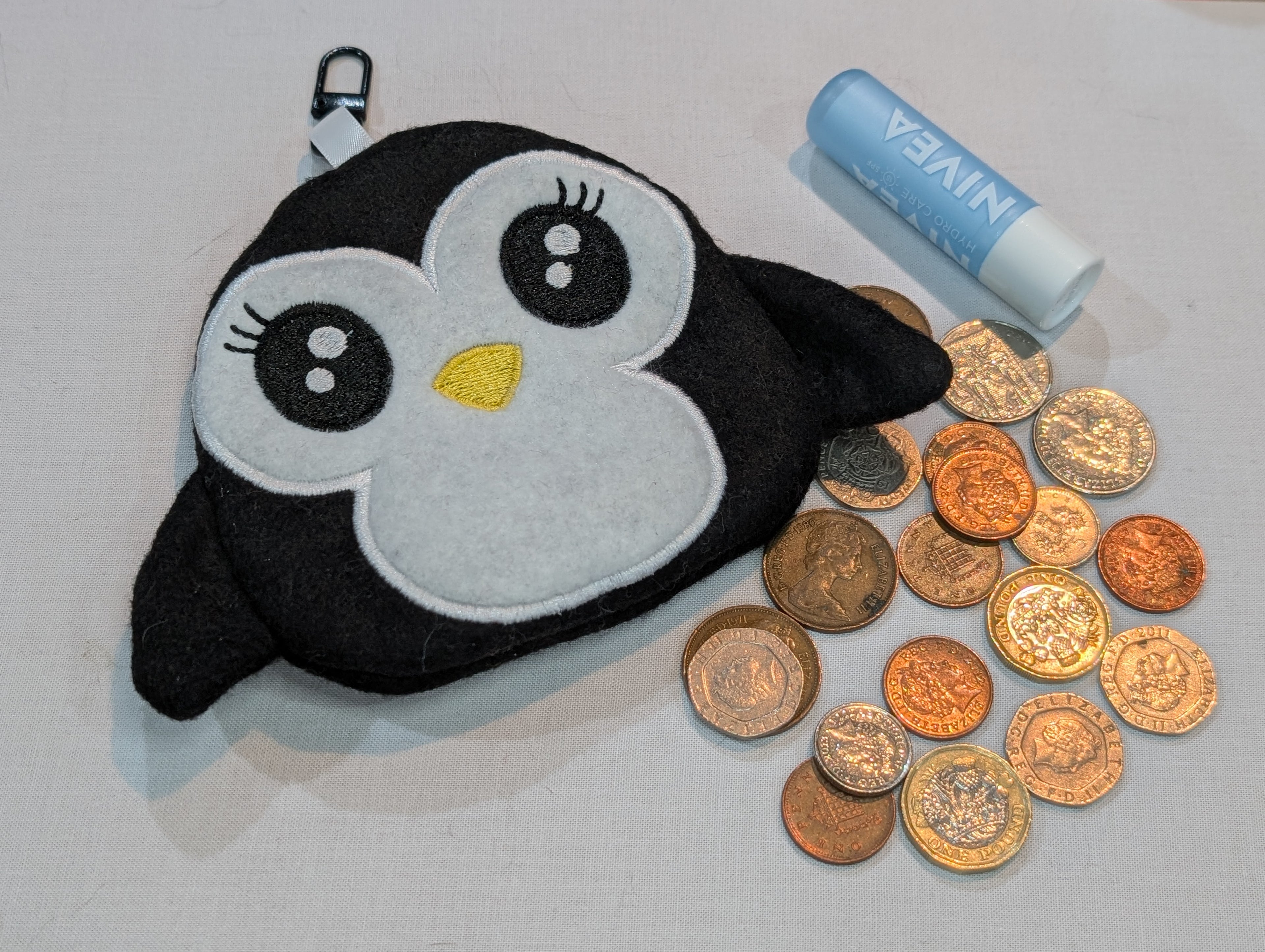 Lovely Penguin Zipper Purse