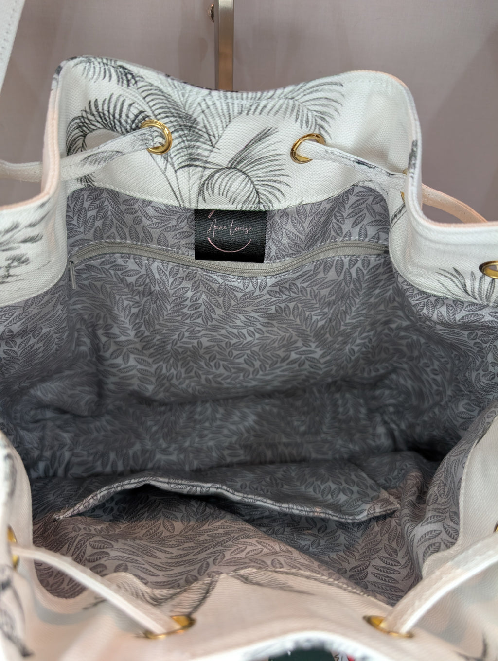 Deyon Bucket Bag