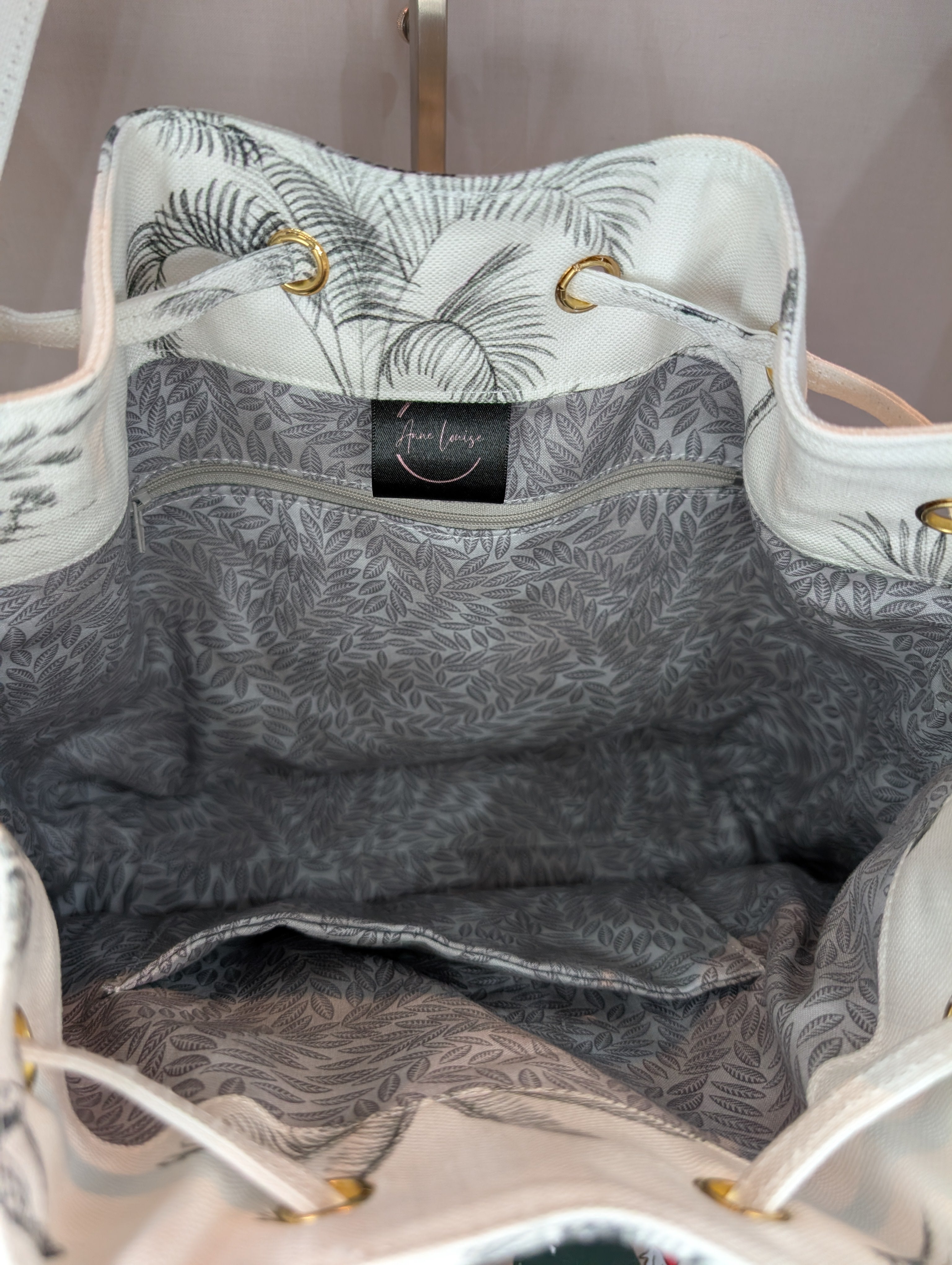 Deyon Bucket Bag